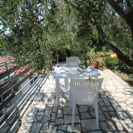 Apartmani Vinkuran Apartment *